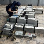 ดีเอสไอ บุกตรวจ 25 จุดย่านธัญบุรี ทลายเหมืองบิตคอยน์ ยึด 600 เครื่อง ทำรัฐเสียหาย 738 ล้านบาท