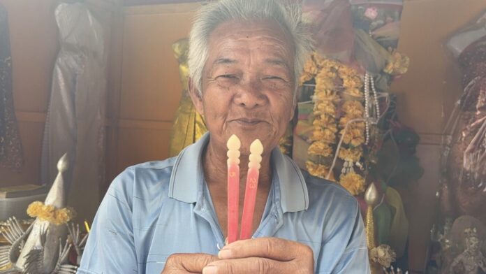 แห่ขอเลขเสี่ยงทาย แม่ศรีสุวรรณ ไม่ผิดหวัง เลขเด็ด 3 ตัวเน้นๆ หลังชาวบ้านได้โชคก้อนโต