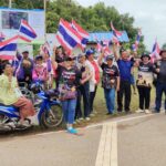 ชาวบ้านชายแดนไทยเดือดร้อน รวมพลคนไทยรักชาติ เตรียมปักธงชาติไทย หลักเขตแดนที่ 42
