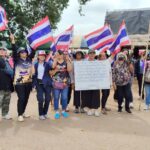 ชาวบ้านชายแดนไทยเดือดร้อน รวมพลคนไทยรักชาติ เตรียมปักธงชาติไทย หลักเขตแดนที่ 42