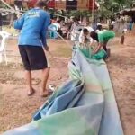 ชาวบ้านรื้อเต็นท์ปิดครัว เลิกช่วยเหลือทหาร ขอปักธงชาติไทยชายแดน แสดงออกเชิงสัญลักษณ์ ทหารไม่ยินยอม