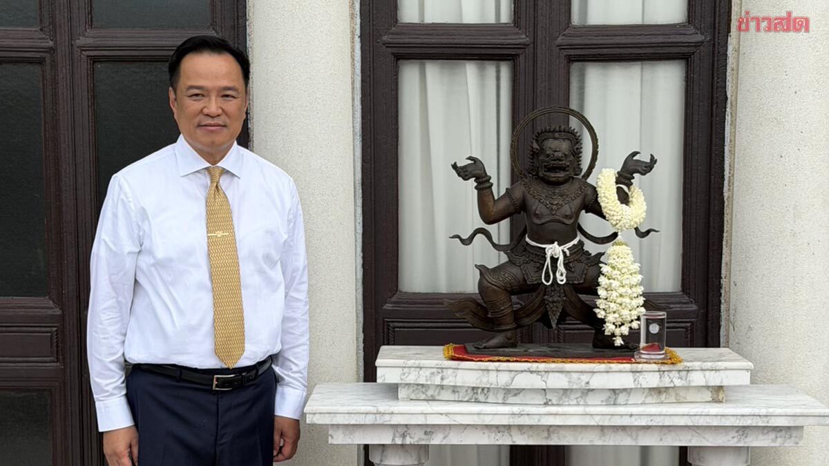 .ลุ้นให้โชค! ส่องทะเบียนรถย้าย องค์นรสิงห์จำลอง กลับตึกไทยคู่ฟ้า ตามรอย บิ๊กตู่.