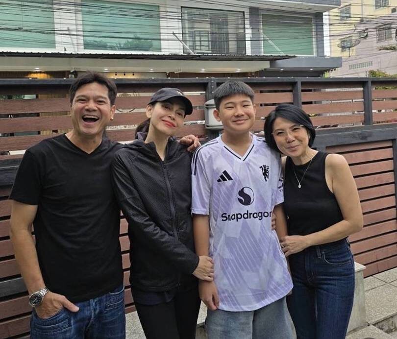 ยุ้ย ภรรยา เต๋า สมชาย โพสต์ภาพร่วมเฟรม นัท มีเรีย อบอุ่น