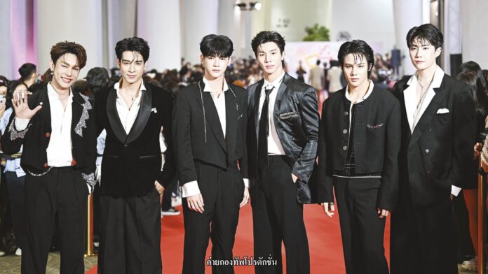 เสาร์สด - RED CARPET งาน FEED X KHAOSOD AWARDS 202