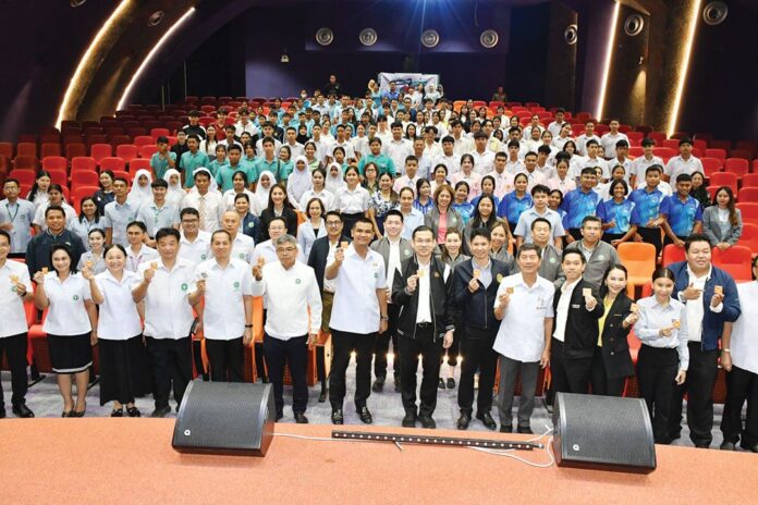 สดจากเยาวชน - ยท.จัดสคูลทัวร์ ชัวร์! เรื่องเพศ