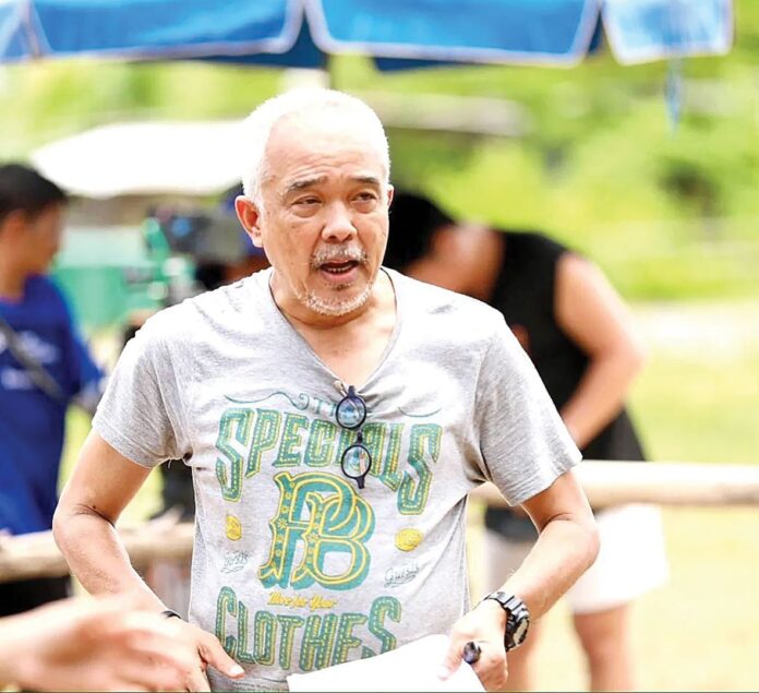 เบื้องหลังมายา