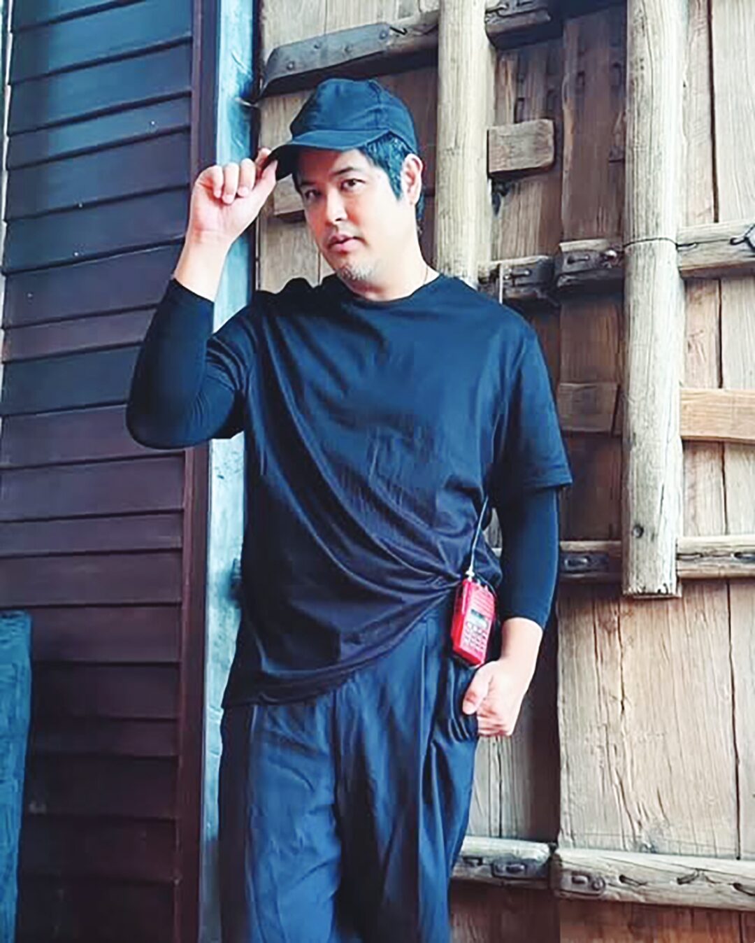 เบื้องหลังมายา