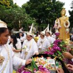สืบสานประเพณีทำบุญ ตักบาตรเทโวโรหณะ วันออกพรรรษา ภูเขาทอง วัดสระเกศ