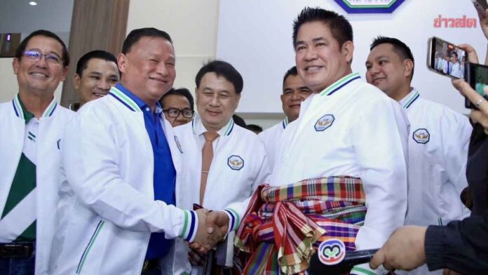 เสธหิ นำเตรียมทหาร รุ่น 25 แห่ร่วมงาน “ธรรมนัส” นั่งเก้าอี้ที่ปรึกษา บิ๊กทหารพรึ่บ 