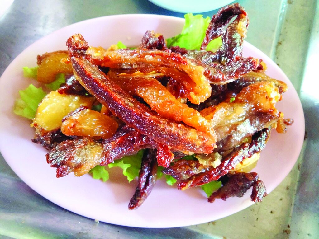หลากหลายอิ่มอร่อย -‘ลาบเหนียว’เมืองขอนแก่น เก็บผักปลอดสารกินได้ไม่อั้น