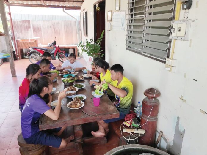 สดจากเยาวชน