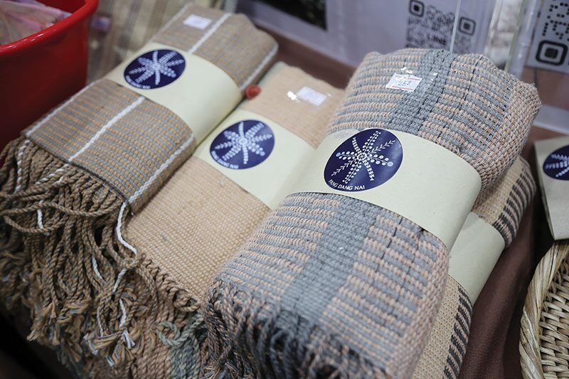 หลากหลาย - สวพส.เปิดเครื่องหมาย Eco Brand สินค้าจากเกษตรกร