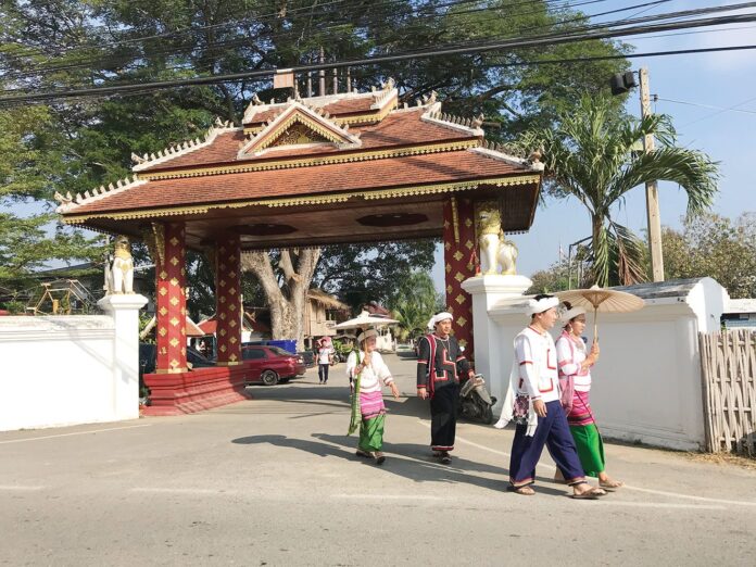 เที่ยววัดวันหยุด