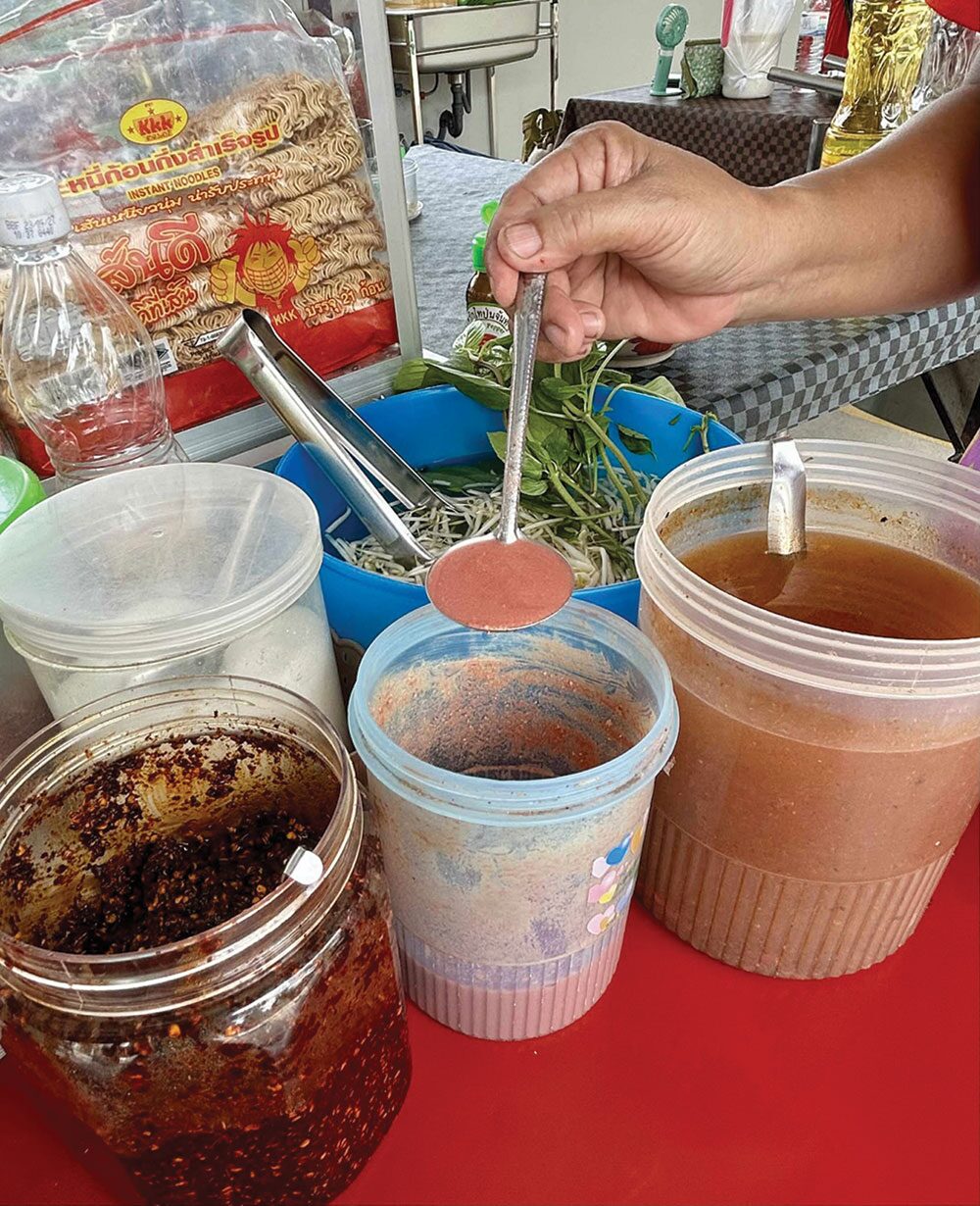 สวรรค์ในครัว - ชี้เป้าร้านอร่อยกรมชลฯ ก๋วยเตี๋ยวเนื้อสูตรเต้าหู้ยี้