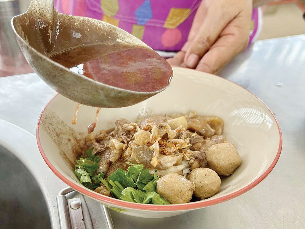สวรรค์ในครัว - ชี้เป้าร้านอร่อยกรมชลฯ ก๋วยเตี๋ยวเนื้อสูตรเต้าหู้ยี้