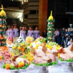 สถิตย์พงษ์ ประธานในพิธีบวงสรวงการแสดงโขนมูลนิธิส่งเสริมศิลปาชีพ ตอน'สัตยาพาลี'