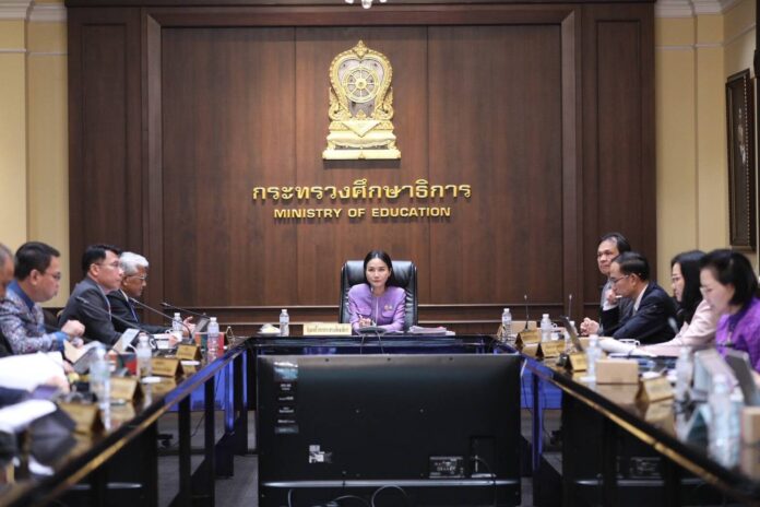 รมว.นฤมล ลุยลดภาระครู ตัดโอน 1,706 ตำแหน่งงานธุรการ เปิดทางก้าวหน้าผอ.อาชีวะ