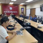 รองผบก.น.2 ประชุมแผนก่อสร้างสะพานข้ามแยกลำกะโหลก พร้อมช่วยผู้ประสบอุบัติเหตุรถชน