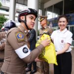 ผบช.น.- ชมรมแม่บ้านตำรวจนครบาล กต.ตร. ร่วมมอบถุงยังชีพ ข้าวสาร ไข่ไก่ ตำรวจสน.ปทุม