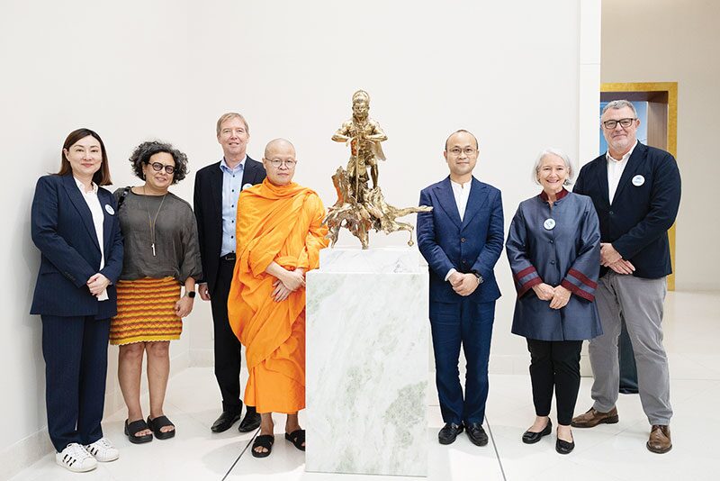 สํานักงานข้าหลวงใหญ่ผู้ลี้ภัย แห่งสหประชาชาติ (UNHCR) พระเมธีวชิโรดม (ท่านว.วชิรเมธี) ผู้อุปถัมภ์ด้านสันติภาพและเมตตาธรรมของ UNHCR และพิพิธภัณฑ์ศิลปะไทยร่วมสมัย (MOCA BANGKOK) จัดนิทรรศการศิลปกรรมเพื่อผู้ลี้ภัย ครั้งที่ 3 ภายใต้แนวคิด “ความหวัง... ใช้ชีวิตให้ดี ทำโลกให้งาม” โดยมีเป้าหมายระดมทุนสนับ