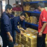 ลุยตรวจต่างด้าวเถื่อน ไลฟ์สดขายของลูกค้าจีน จับคาบ้าน3แรงงานผิดกฎหมาย ส่งดำเนินคดีทันที