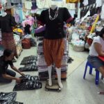 อุดรฯ ร้านเสื้อผ้า เช็กยอด-แบบเสื้อชุดดำ เตรียมขายให้ปชช.ซื้อใส่ ร่วมถวายความอาลัย 'พระพันปีหลวง'