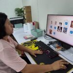 อุดรฯ ร้านเสื้อผ้า เช็กยอด-แบบเสื้อชุดดำ เตรียมขายให้ปชช.ซื้อใส่ ร่วมถวายความอาลัย 'พระพันปีหลวง'