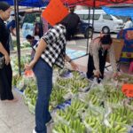 ชาวสวนโคราชทุกข์ ประสบปัญหา กล้วยหอมทอง ล้นตลาด ตั้งแผงขายถูก 5 หวี 100 วอนรัฐเร่งช่วยด่วน