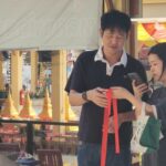 เสี่ยงโชคไม่ผิดหวัง แห่ไหว้ 'ท้าวเวสสุวรรณ' วัดดังบางพระ ดีใจล้วงไข่ได้เลขเด็ด เล็งเสี่ยงโชค หวังถูกรางวัล