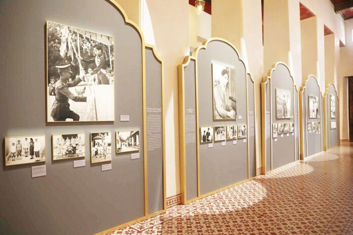 ข่าวสดพระเครื่อง - นิทรรศการเฉลิมพระเกียรติ 100ปีพระอัฐมรามาธิบดินทร