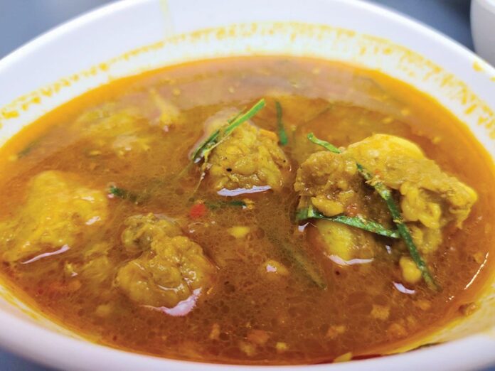 อิ่มอร่อย - ข้าวแกงปักษ์ใต้เมืองตรัง เด็ดสุดในซีคอนศรีนครินทร์