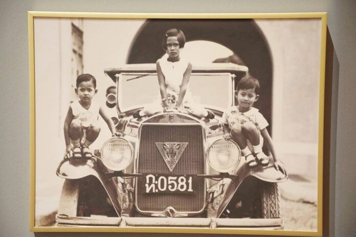 ข่าวสดพระเครื่อง - นิทรรศการเฉลิมพระเกียรติ 100ปีพระอัฐมรามาธิบดินทร