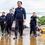 รมช.อุตสาหกรรม ช่วยชาวบ้าน คุมเข้มโรงงาน งดปล่อยน้ำเสีย สร้างเกราะป้องกันน้ำท่วม