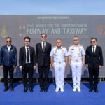 กองทัพเรือ ประกอบพิธีเริ่มงานก่อสร้าง ทางวิ่งที่ 2 ยกระดับ 'เมืองการบินภาคตะวันออก'