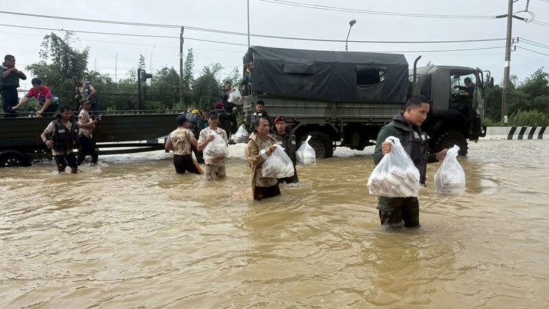 ศบภ.ทภ.4 เปิดสายด่วน ช่วยเหลือผู้ประสบอุทกภัยอุทกภัย น้ำท่วมภาคใต้ ตลอด 24 ชั่วโมง