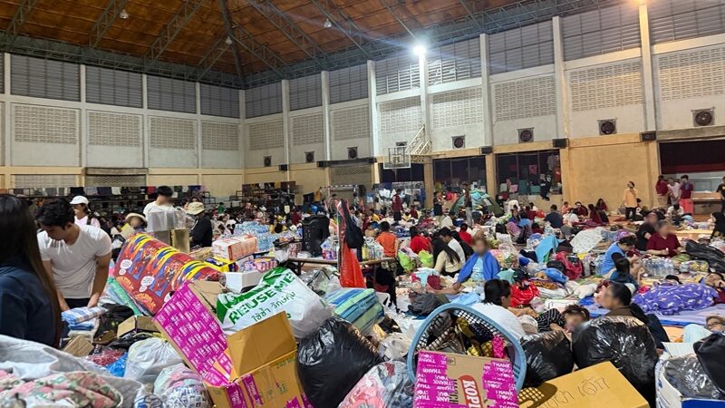 สส.สงขลา เผยภาพหาดใหญ่วันนี้ อย่างกับ "วันสิ้นโลก" คนแย่งอาหารริมถนน ศพผู้เสียชีวิตลอยมาต้องวางริมถนน คนไม่ตายก็เหมือนตายทั้งเป็น