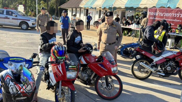 กระบะพุ่งชน น้ำไม่อาบ ได้รับบาดเจ็บ รายแรกของทริปเพชรบูรณ์ ตร.กวดขันเข้ม