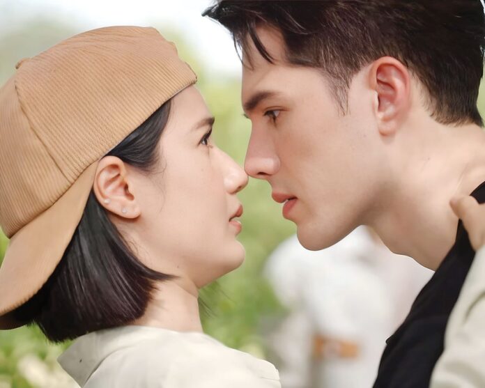 เบื้องหลังมายา