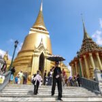 ชาวต่างชาติ ปลื้ม คนไทยพร้อมใจแต่งดำ ถวายความอาลัย 'พระพันปีหลวง' เป็นสิ่งที่น่านับถือ
