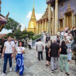 ชาวต่างชาติ ปลื้ม คนไทยพร้อมใจแต่งดำ ถวายความอาลัย 'พระพันปีหลวง' เป็นสิ่งที่น่านับถือ