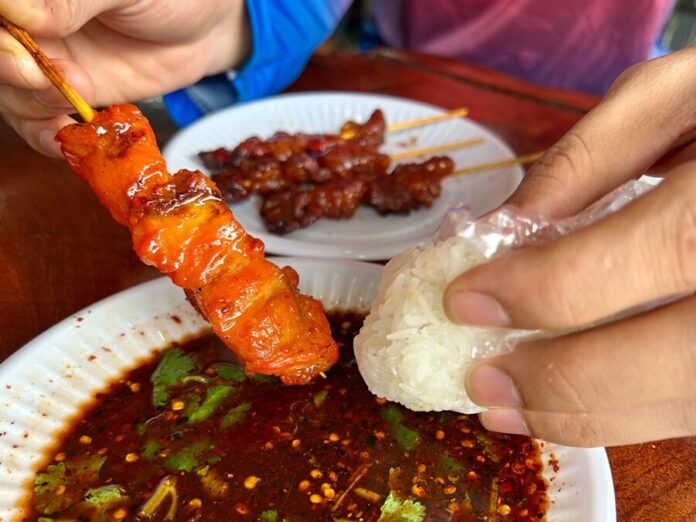 บังฮาซัน ไก่ย่างแดงโบราณ สูตรบ้านๆ เนื้อนุ่มหมักเครื่องถึง