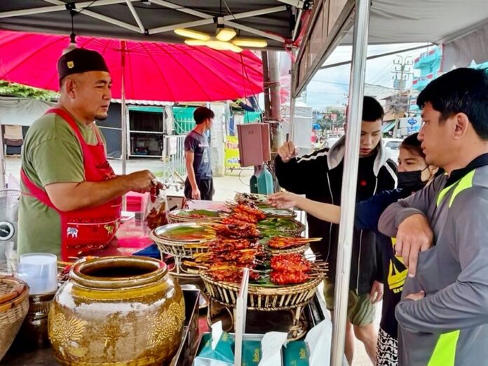 บังฮาซัน ไก่ย่างแดงโบราณ สูตรบ้านๆ เนื้อนุ่มหมักเครื่องถึง