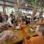 งานบุญใหญ่ทอดกฐิน วัดเพลงอุโบสถ์สีชมพู อิ่มบุญอิ่มท้อง โรงทานกว่า 130 ร้านอาหาร