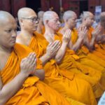 วัดสายไหม ปทุมธานี ร่วมสวดพระอภิธรรม อุทิศถวาย พระบรมราชชนนีพันปีหลวง