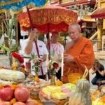 สมเด็จพระมหารัชมงคลมุนี จุดเทียนชัย นั่งปรกอฐิฐานจิต 'เหรียญวาสนา' หลวงพ่ออ๊อด วัดสายไหม