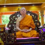 สมเด็จพระมหารัชมงคลมุนี จุดเทียนชัย นั่งปรกอฐิฐานจิต 'เหรียญวาสนา' หลวงพ่ออ๊อด วัดสายไหม