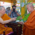 สมเด็จพระมหารัชมงคลมุนี จุดเทียนชัย นั่งปรกอฐิฐานจิต 'เหรียญวาสนา' หลวงพ่ออ๊อด วัดสายไหม