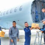 ทอ. บิน SAAB340 ขนเครื่องอุปโภคบริโภค บรรเทาทุกข์ ชาวใต้ ประสบอุทกภัย