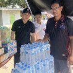 ตำรวจท่องเที่ยวลพบุรี เร่งช่วยประชาชน รับผลกระทบนำ้ท่วม พื้นที่ ต.ทับยา จ.สิงห์บุรี