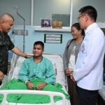 มทภ. 2 เยี่ยมให้กำลังใจทหาร รับบาดเจ็บ เปรียบ พลังอำนาจกองทัพ-กำลังพลทุกนาย
